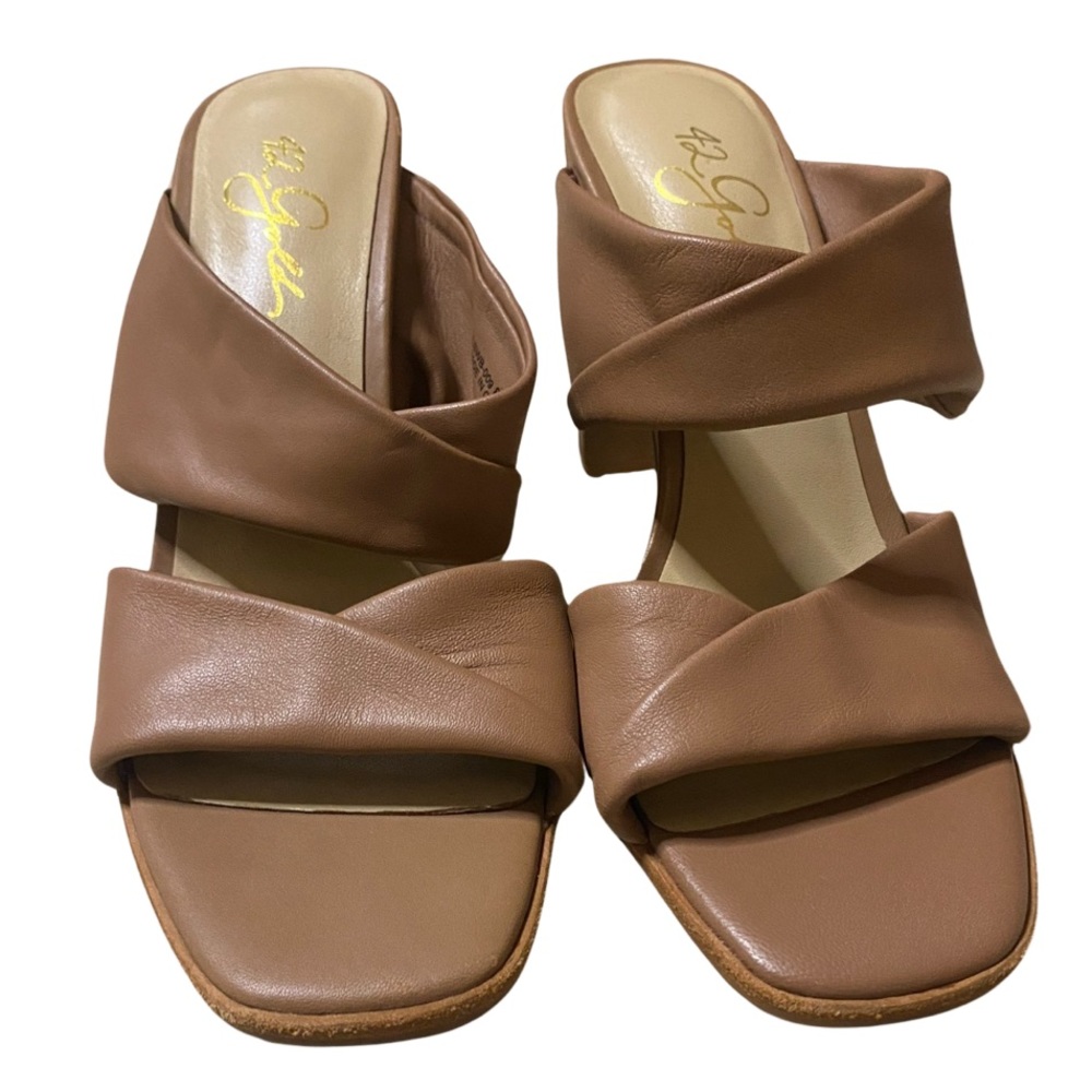 42 Gold Leven Leather Heel